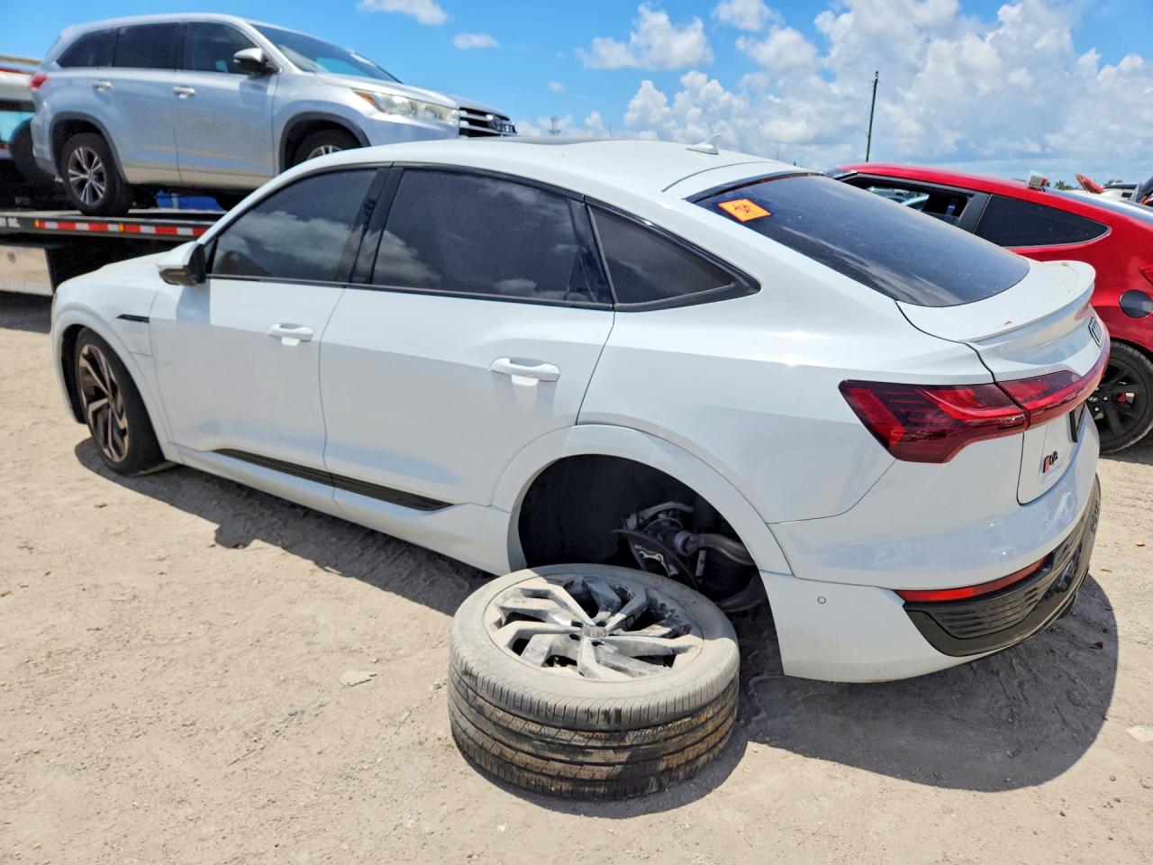 2024 AUDI Q8 E-TRON SPORTBACK PREMIUM PLUS — снимка 2
