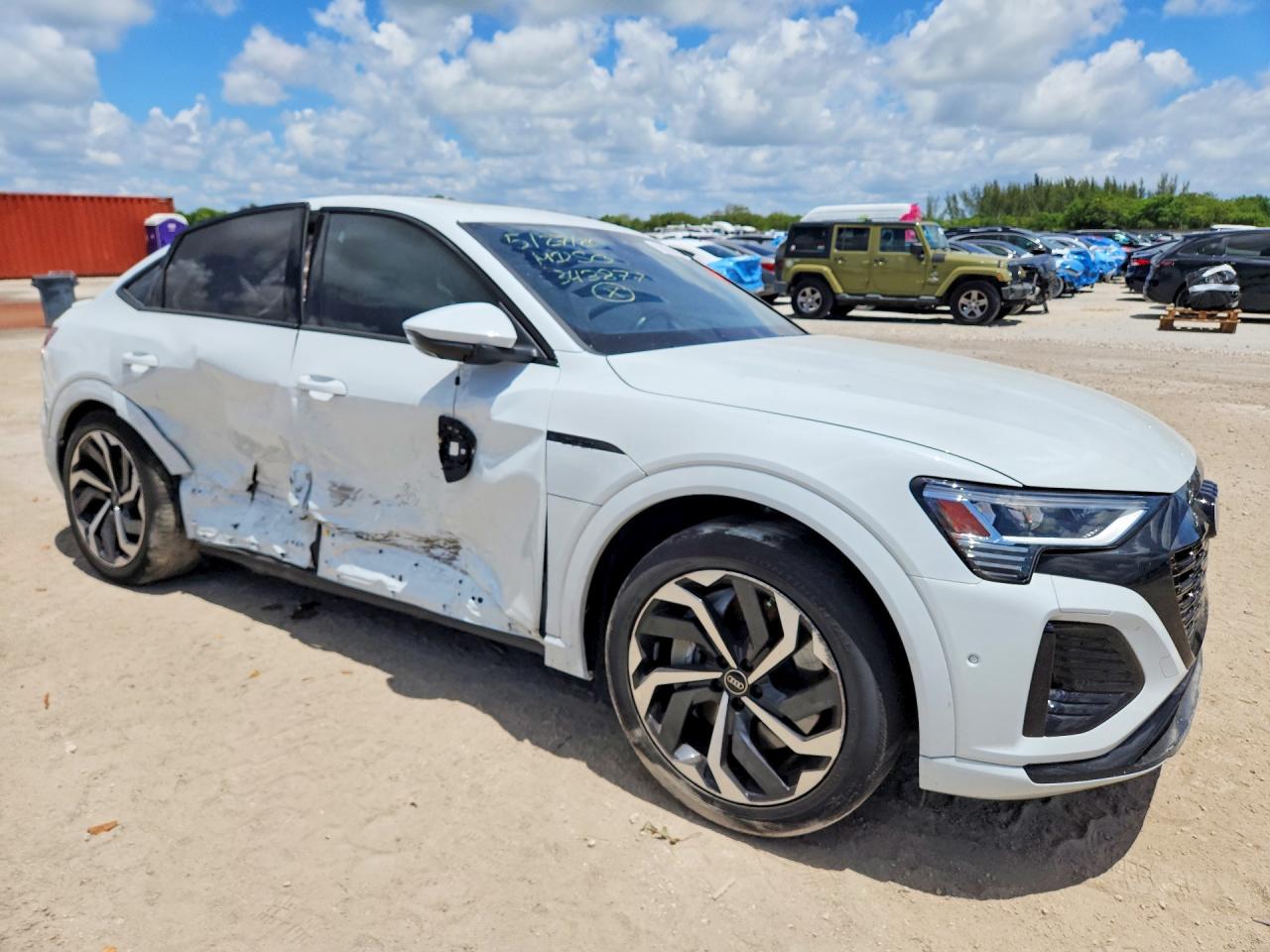 2024 AUDI Q8 E-TRON SPORTBACK PREMIUM PLUS — снимка 4