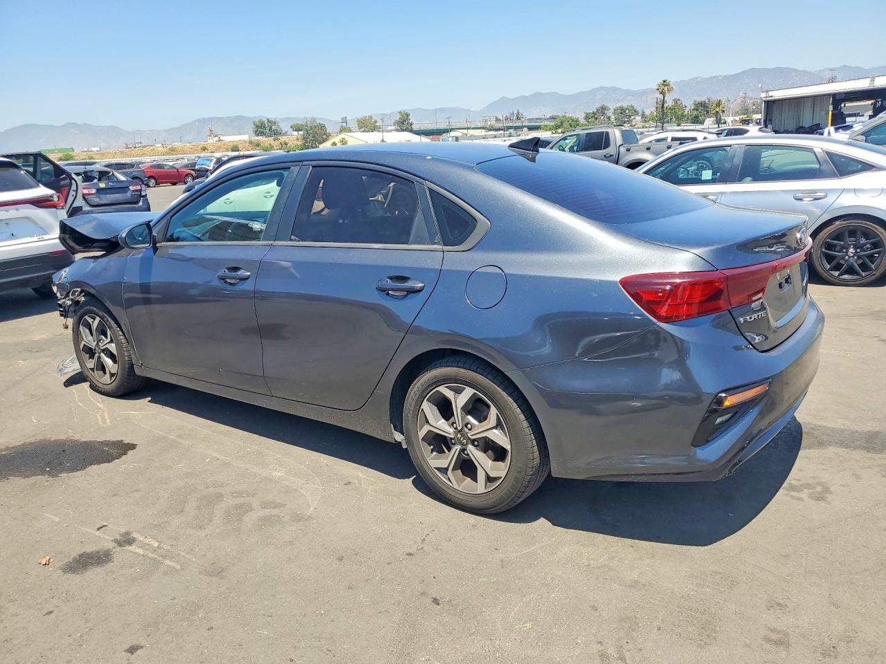 2021 KIA FORTE LXS — снимка 2