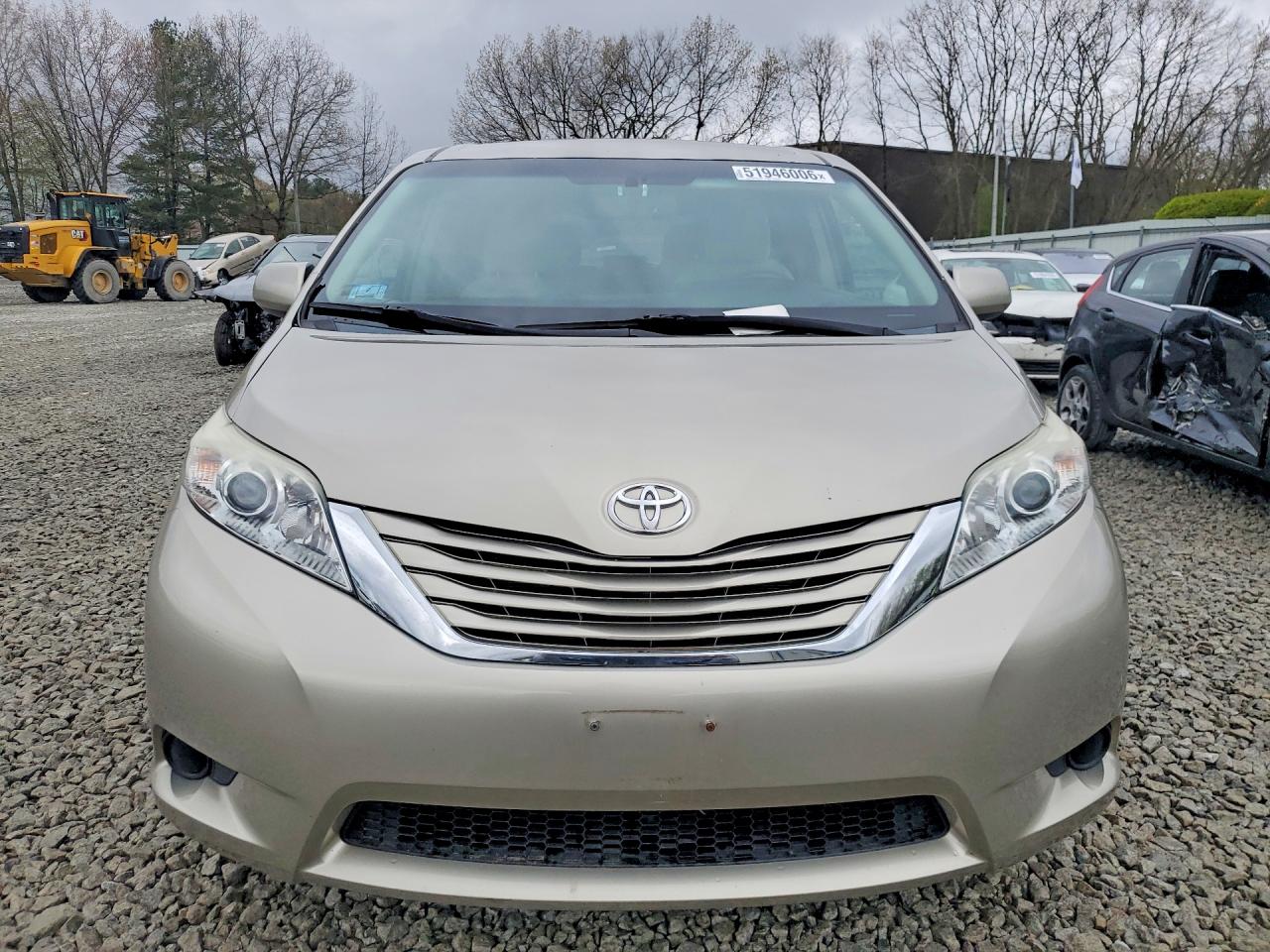2015 TOYOTA SIENNA LE — снимка 5