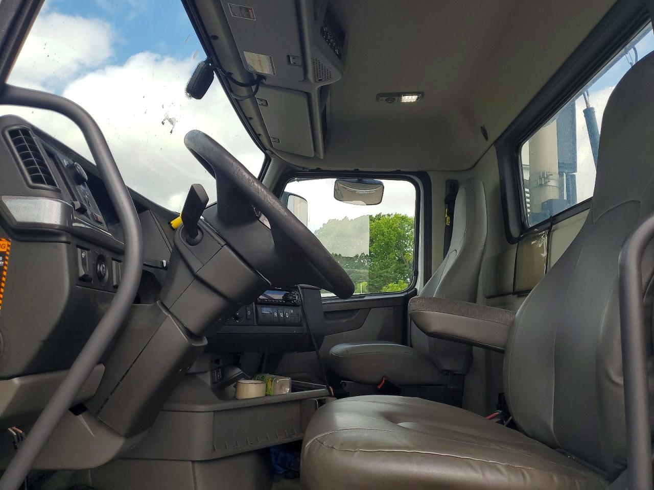 2020 VOLVO VNR — снимка 5