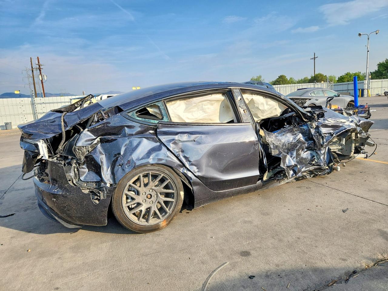 2025 TESLA MODEL 3 — снимка 3
