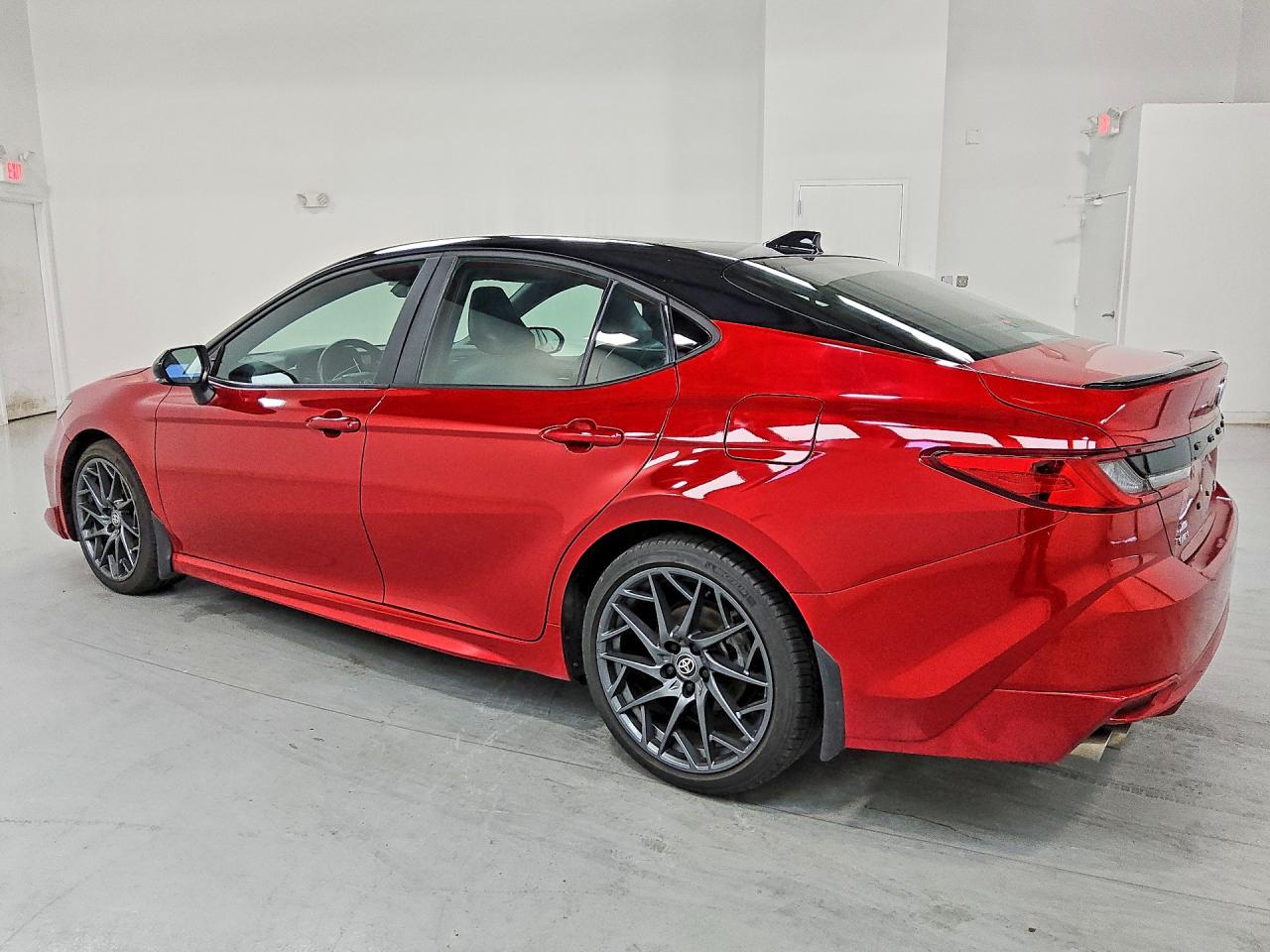 2025 TOYOTA CAMRY XSE — снимка 2