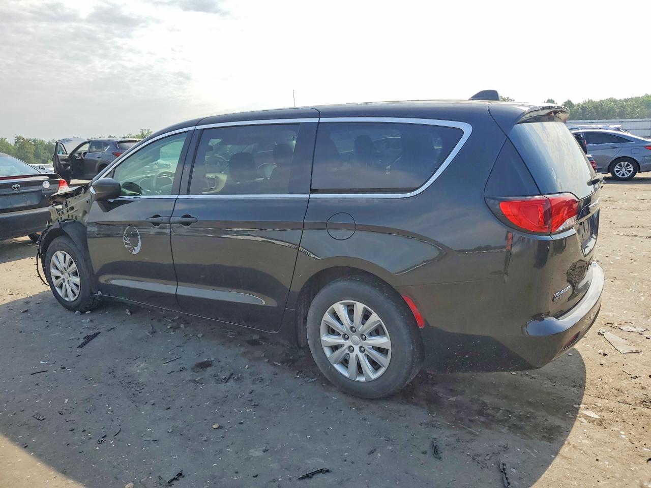 2020 CHRYSLER VOYAGER L — снимка 2