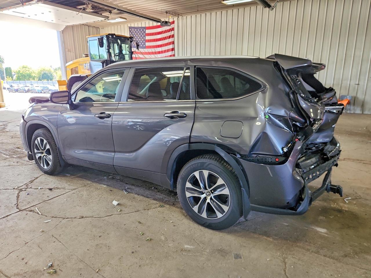 2023 TOYOTA HIGHLANDER XLE — снимка 2
