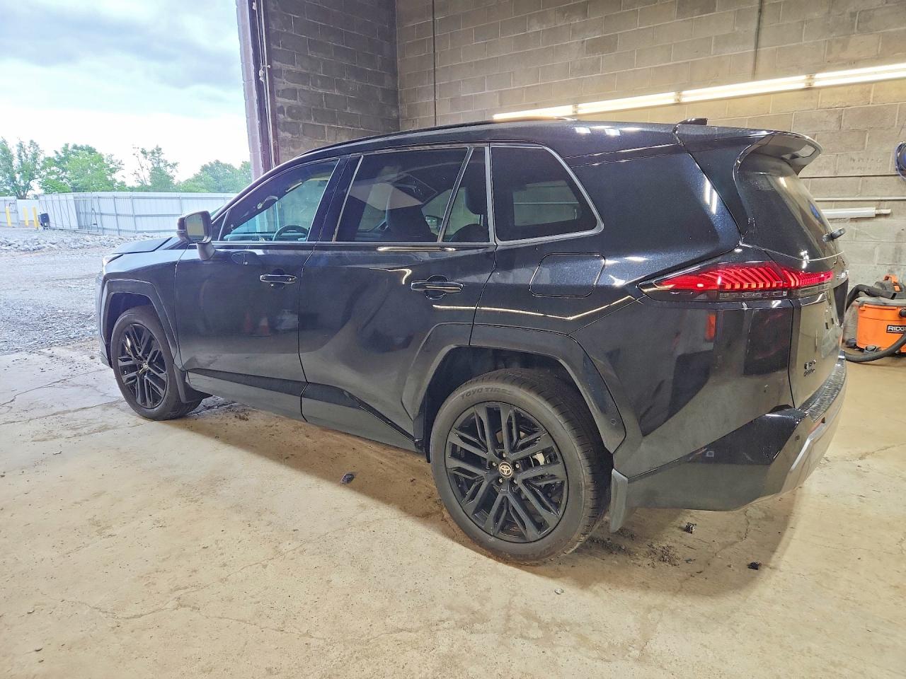 2026 TOYOTA RAV4 XSE — снимка 2
