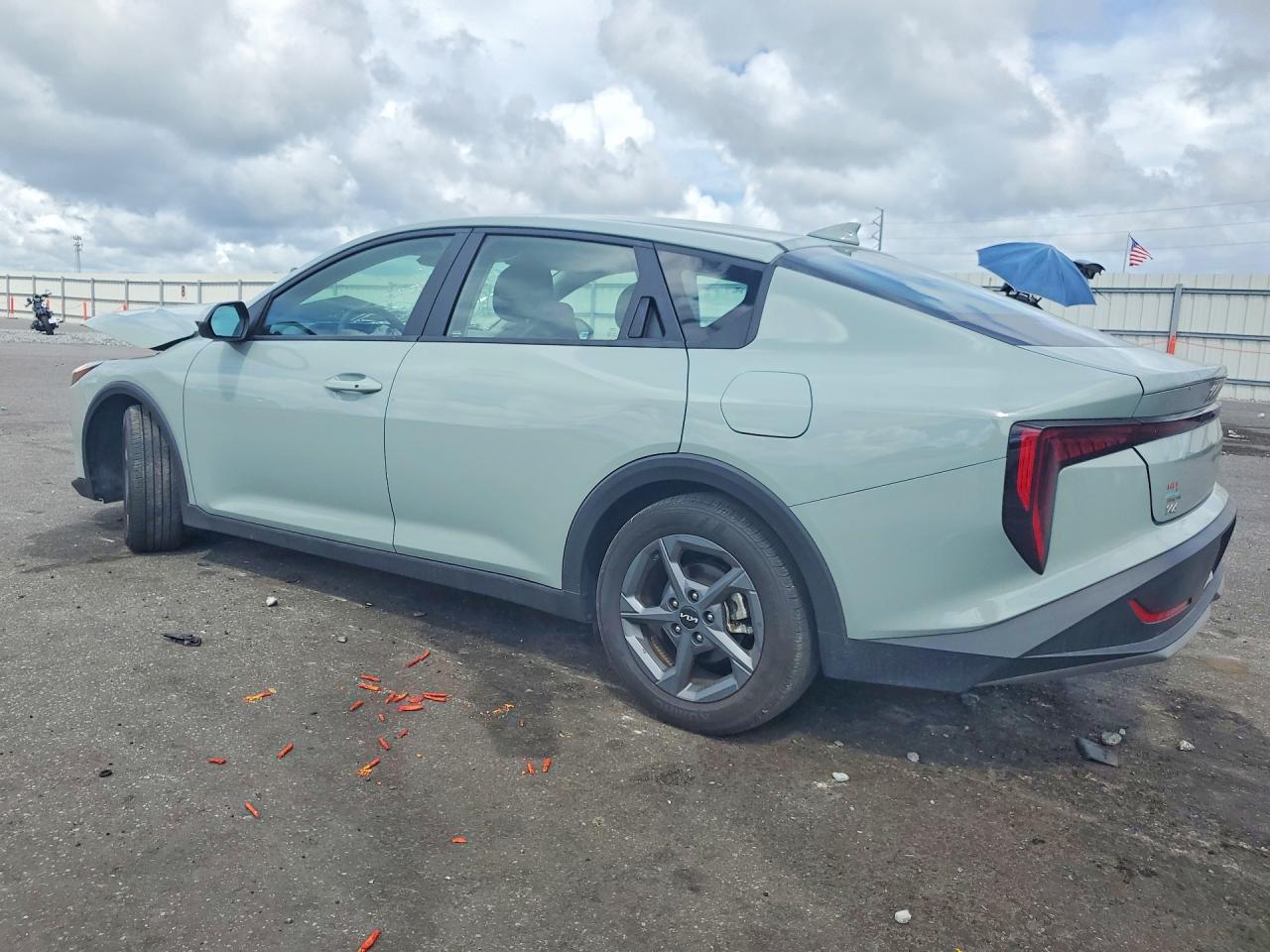 2025 KIA K4 LXS — снимка 2