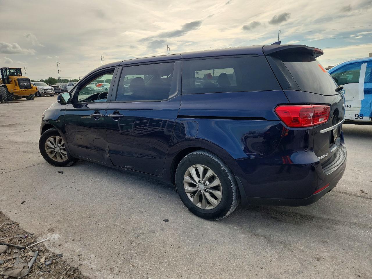 2019 KIA SEDONA LX — снимка 2