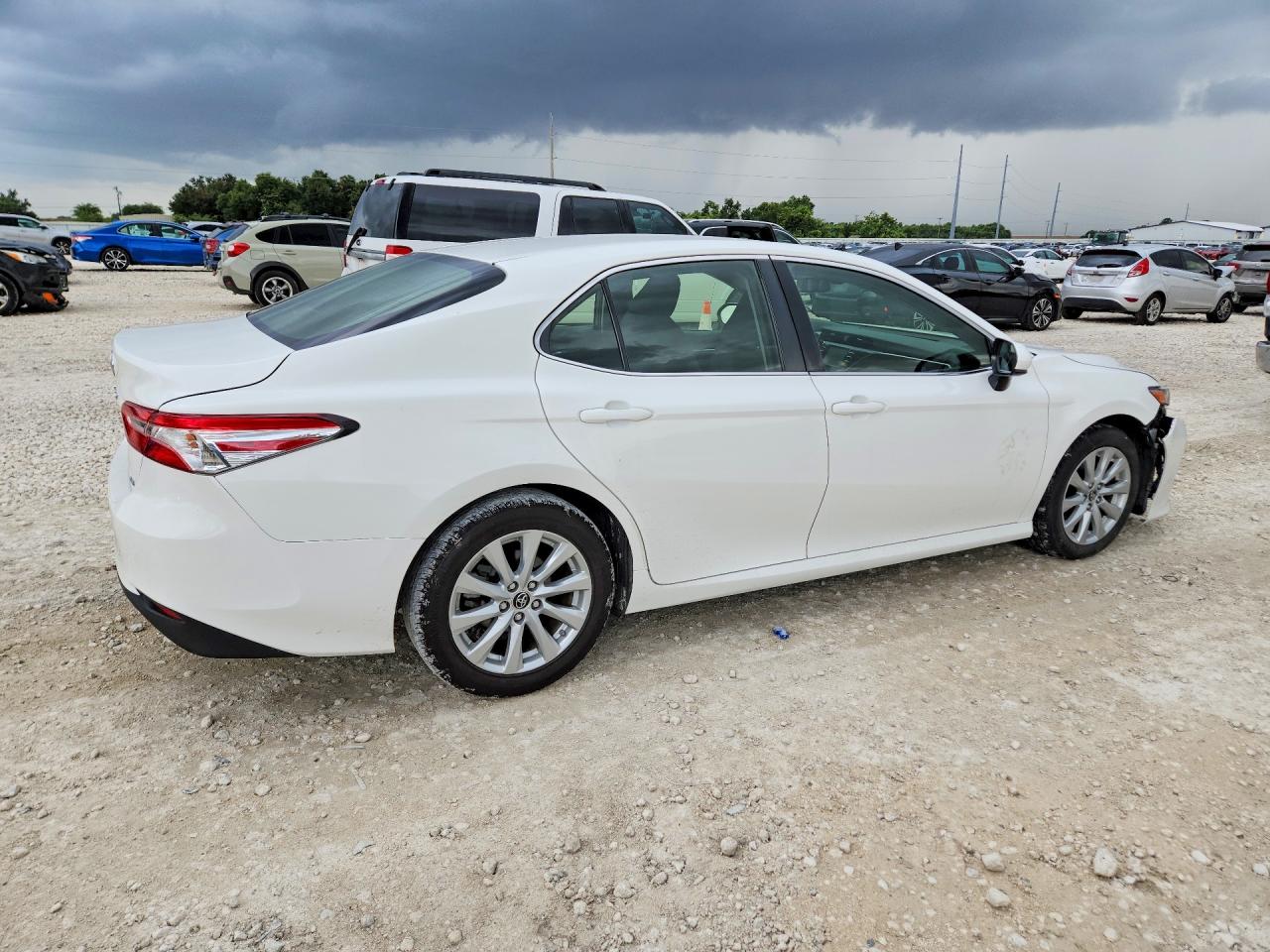 2018 TOYOTA CAMRY LE — снимка 3