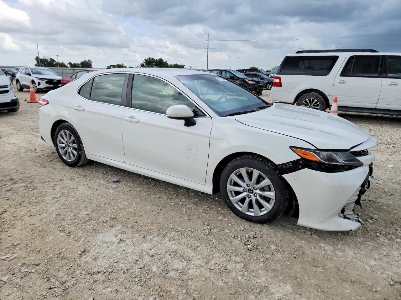 2018 TOYOTA CAMRY LE — снимка 4
