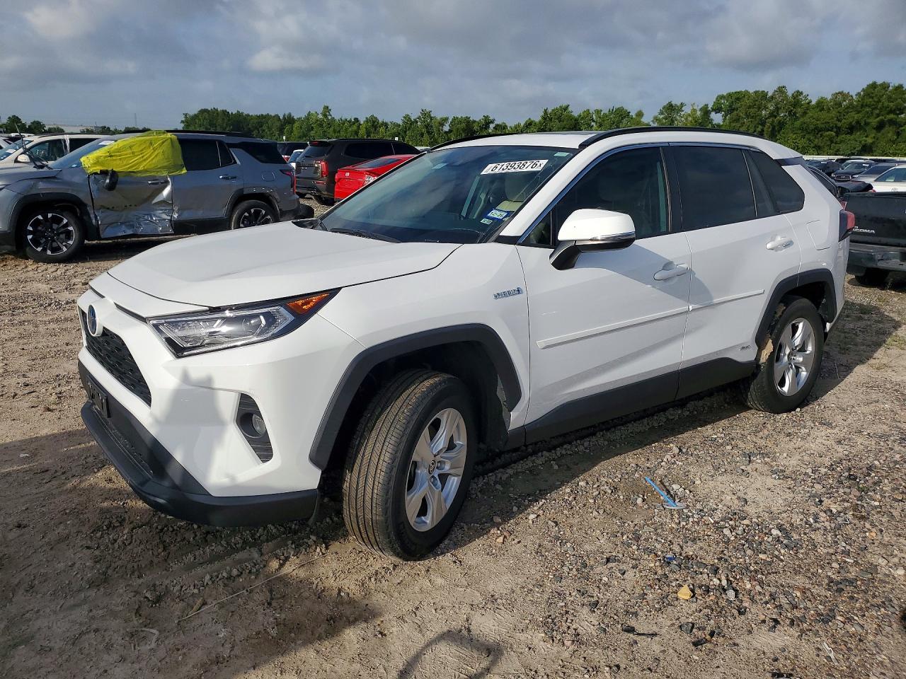 2021 TOYOTA RAV4 XLE