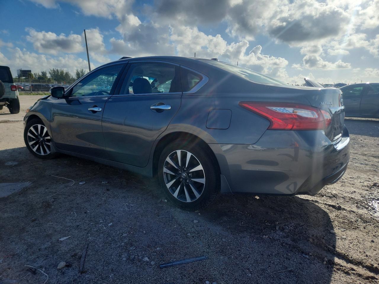 2017 NISSAN ALTIMA 2.5 SL — снимка 2