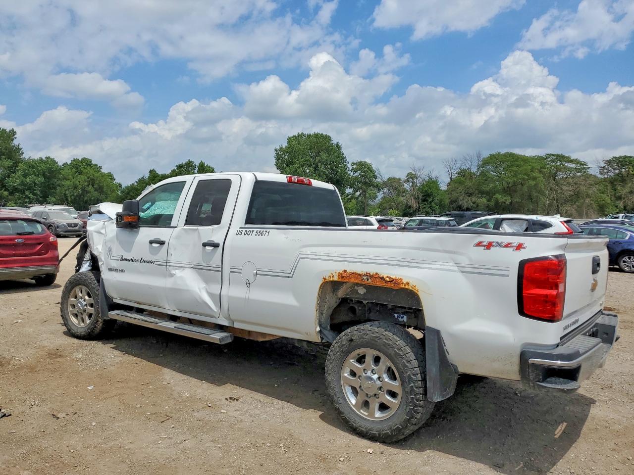 2015 CHEVROLET 2500 — снимка 2