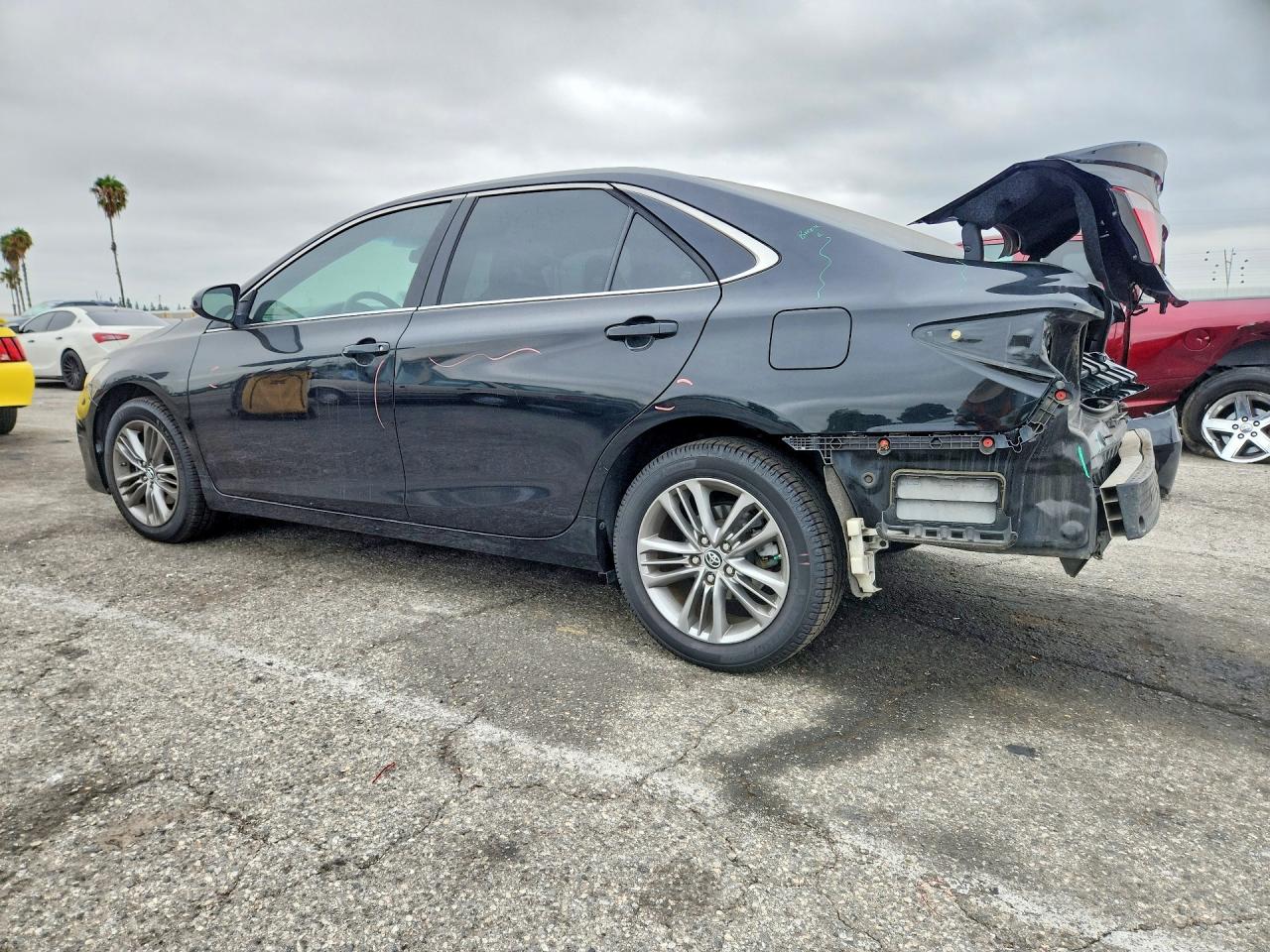 2015 TOYOTA CAMRY SE — снимка 2