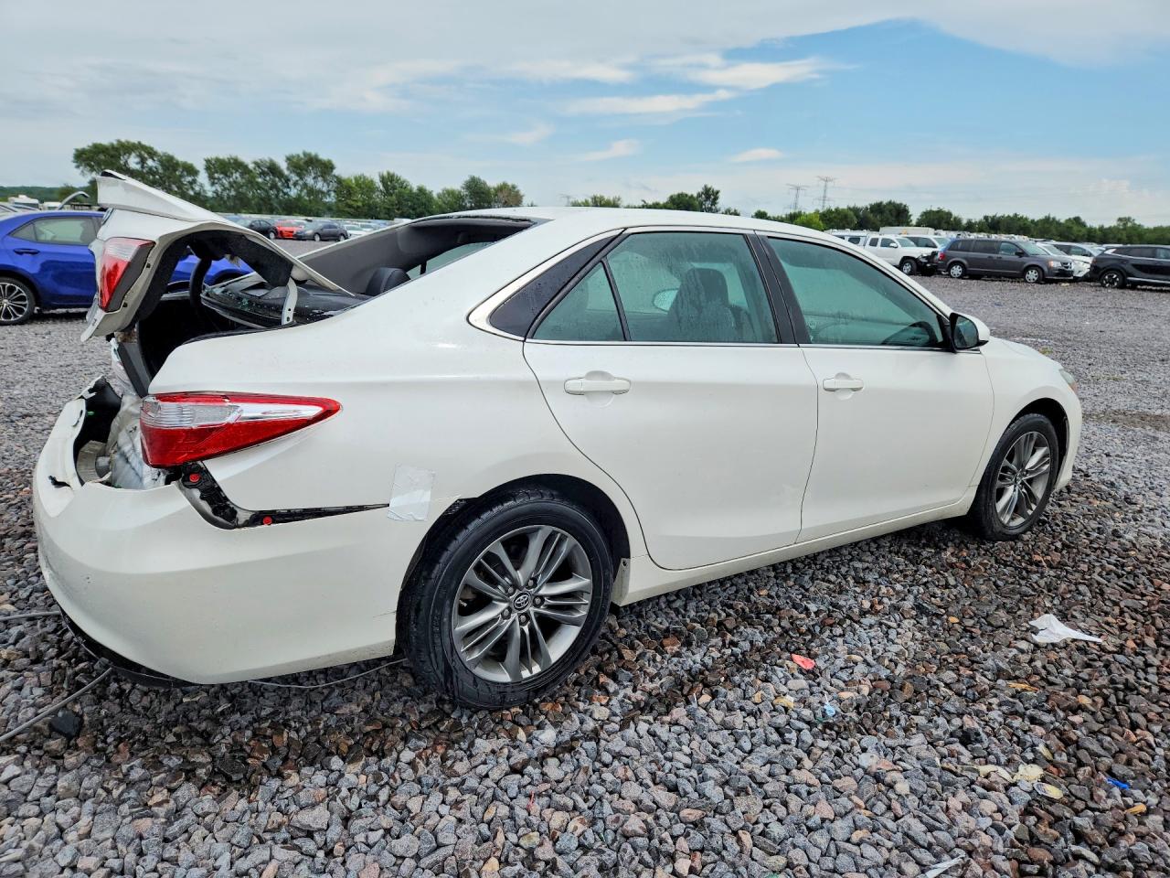 2015 TOYOTA CAMRY SE — снимка 3