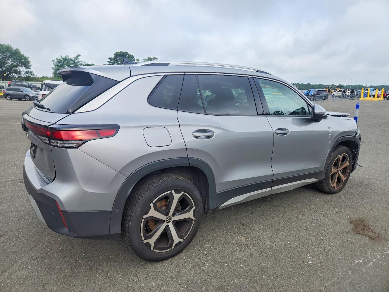 2026 VOLKSWAGEN TIGUAN SE — снимка 3