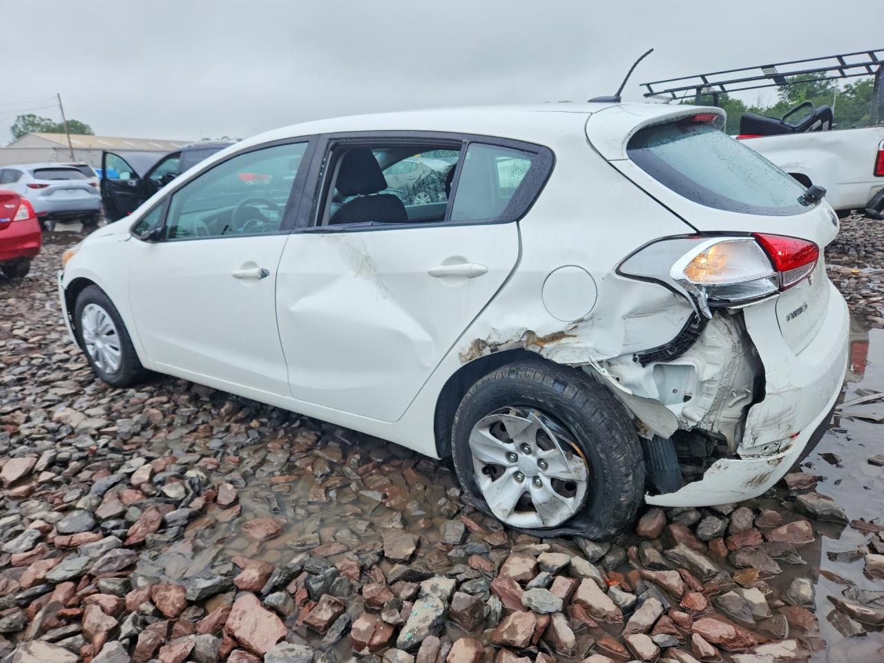 2017 KIA FORTE5 LX — снимка 2