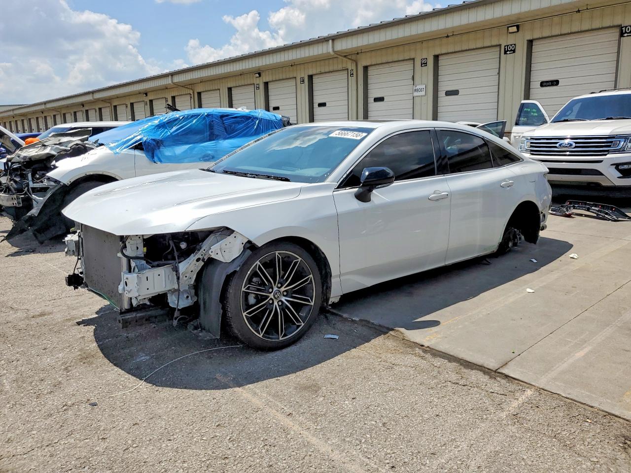 2019 TOYOTA AVALON XSE