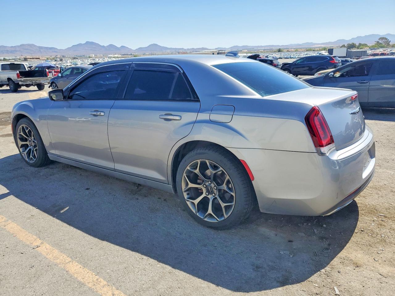 2015 CHRYSLER 300 S — снимка 2