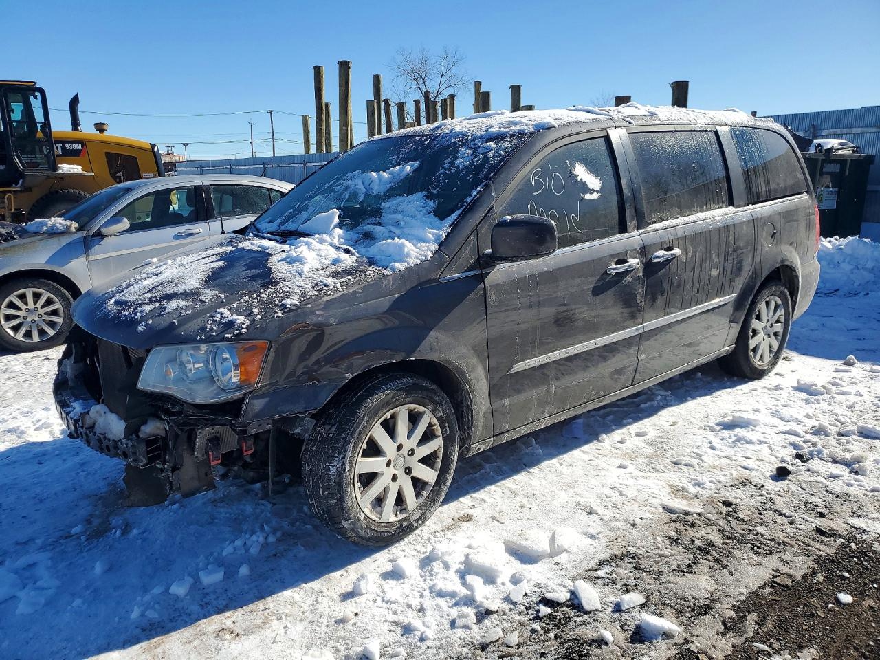 2016 CHRYSLER TOWN AND C
