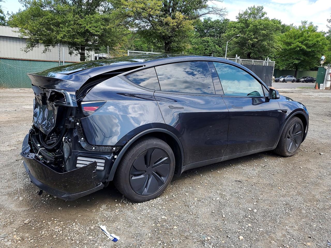 2026 TESLA MODEL Y — снимка 3