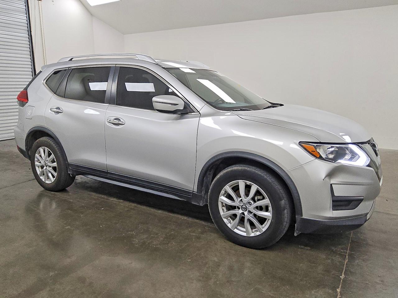 2017 NISSAN ROGUE SV — снимка 4