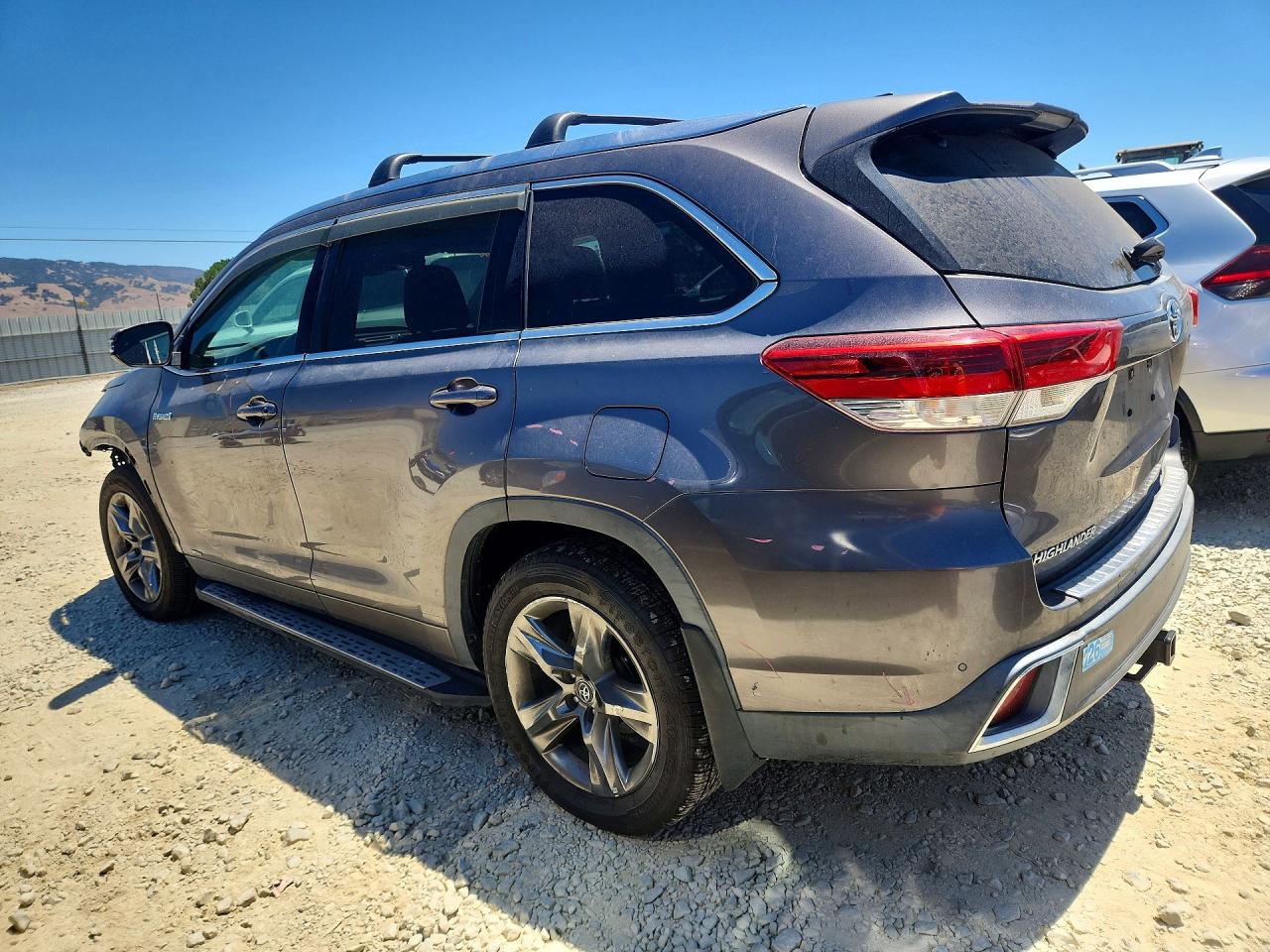 2017 TOYOTA HIGHLANDER HYBRID LIMITED PLATINUM — снимка 2