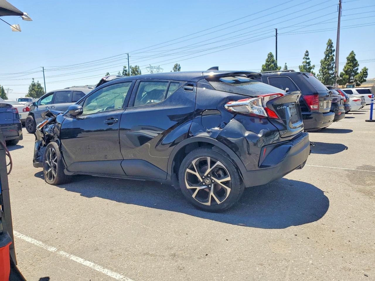 2020 TOYOTA C-HR XLE — снимка 2