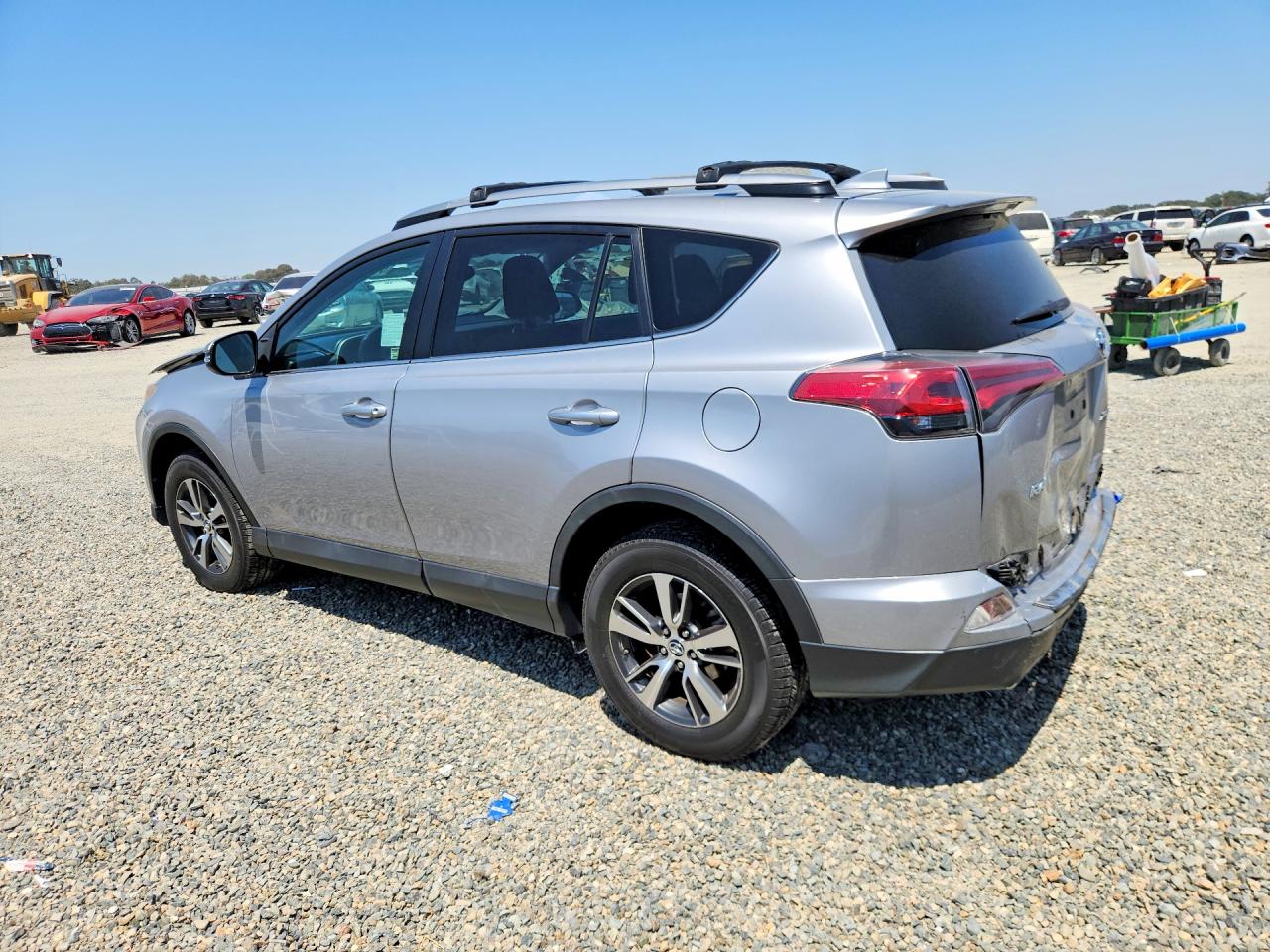 2017 TOYOTA RAV4 XLE — снимка 2