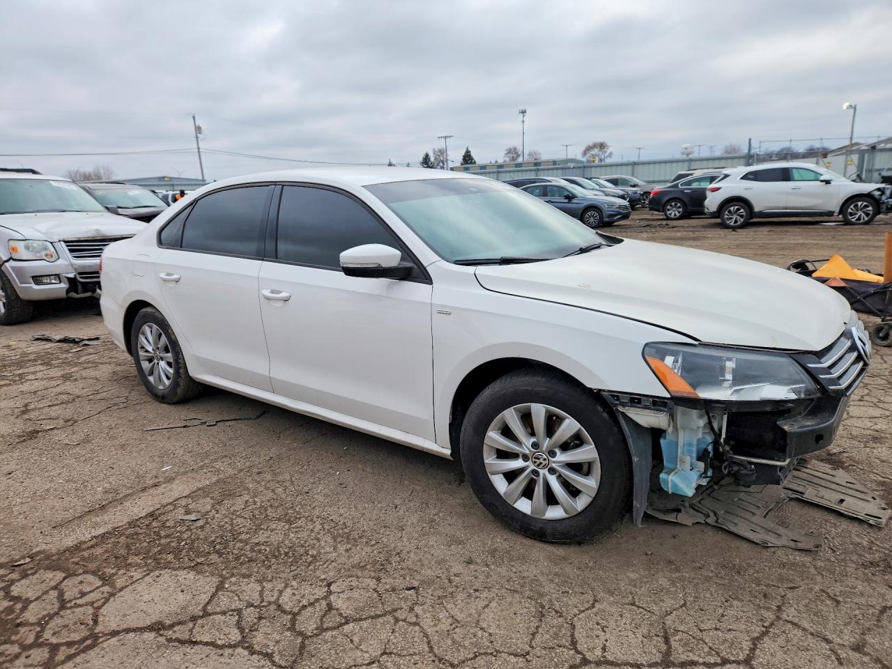 2015 VOLKSWAGEN PASSAT S — снимка 4