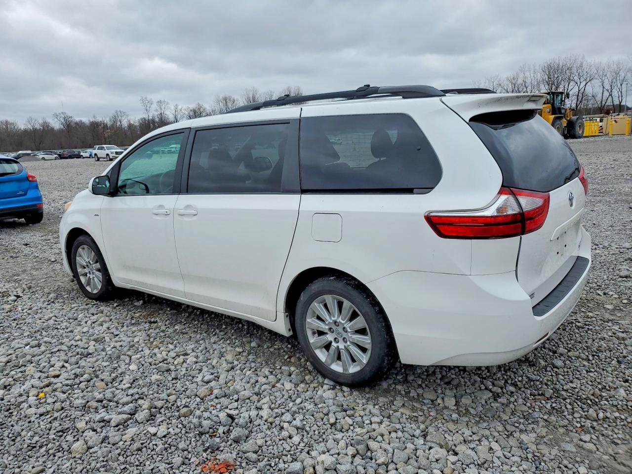 2016 TOYOTA SIENNA LE 7-PASSENGER — снимка 2