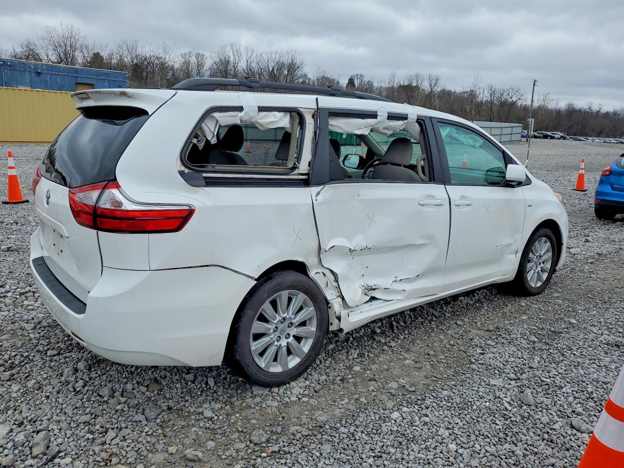 2016 TOYOTA SIENNA LE 7-PASSENGER — снимка 3