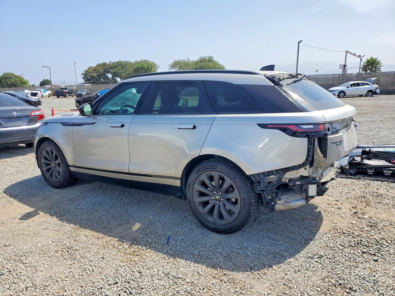 2019 LAND ROVER RANGE ROVER VELAR R-DYNAMIC HSE — снимка 2