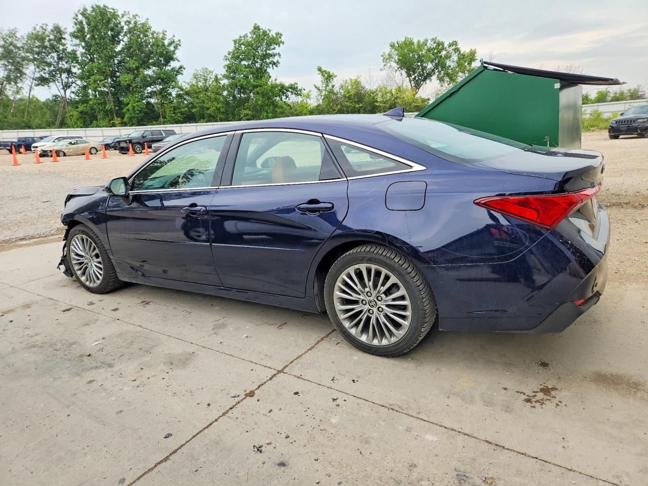 2022 TOYOTA AVALON LIMITED — снимка 2