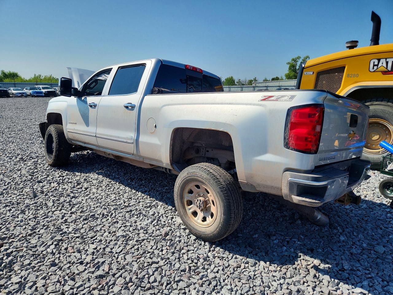2015 CHEVROLET 2500 — снимка 2