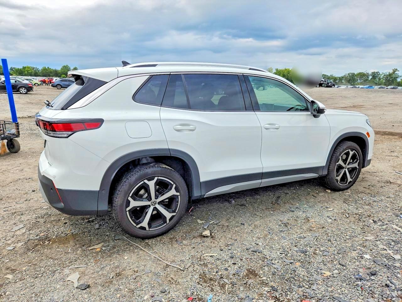 2026 VOLKSWAGEN TIGUAN SE — снимка 3