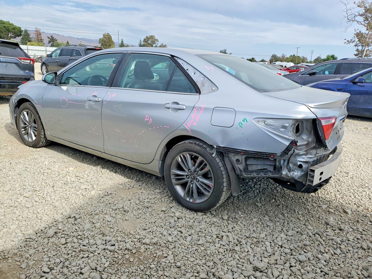 2017 TOYOTA CAMRY SE — снимка 2