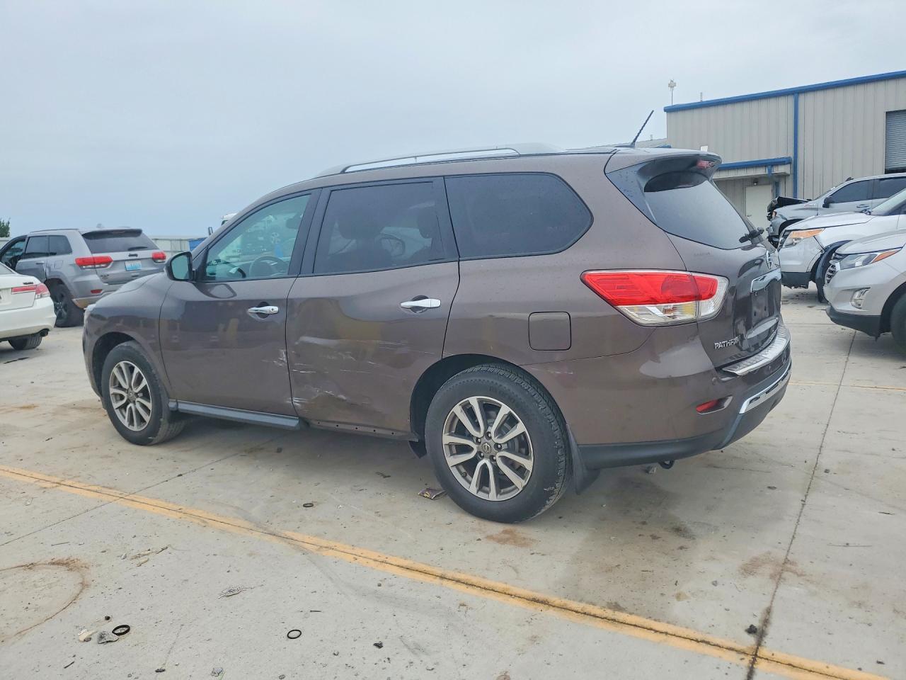 2015 NISSAN PATHFINDER SV — снимка 2