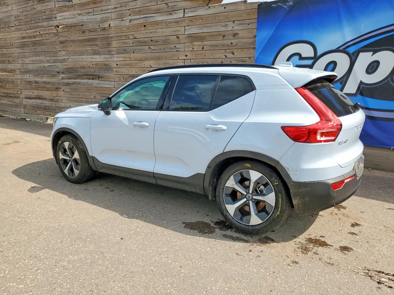 2026 VOLVO XC40 PLUS — снимка 2