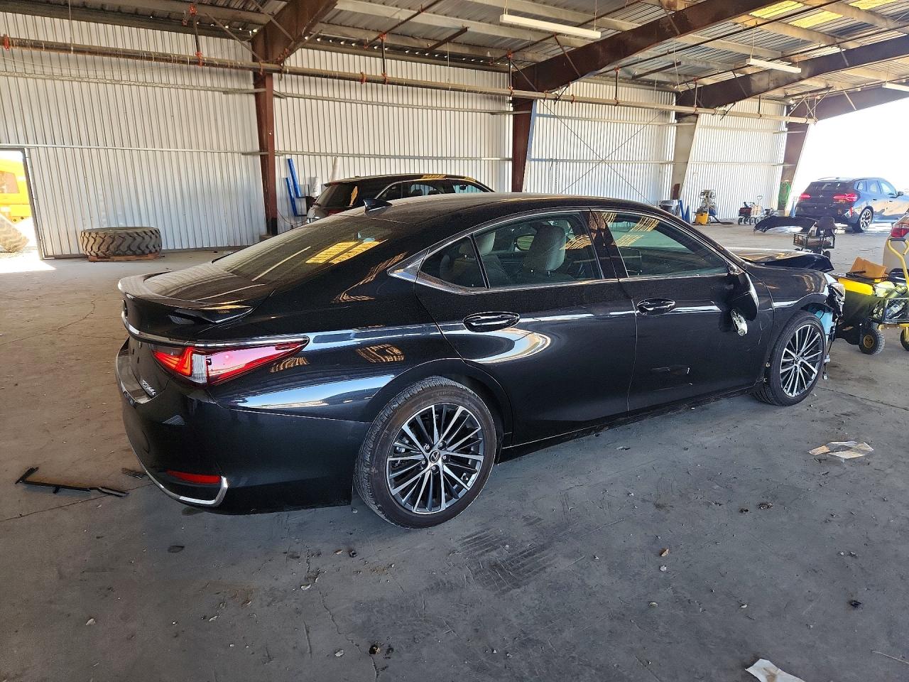 2025 LEXUS ES 300H BASE — снимка 3