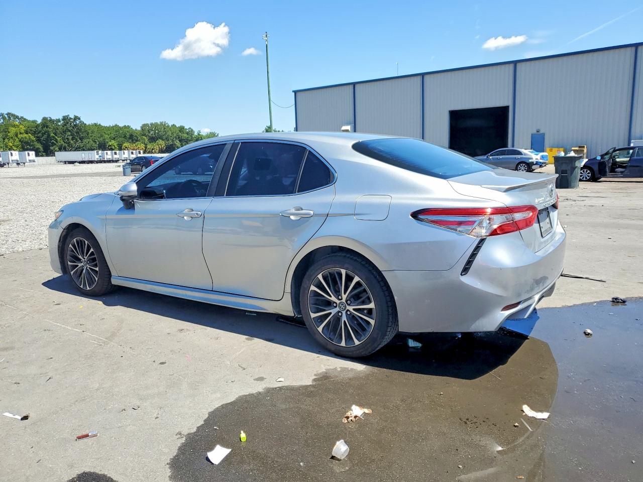 2018 TOYOTA CAMRY SE — снимка 2