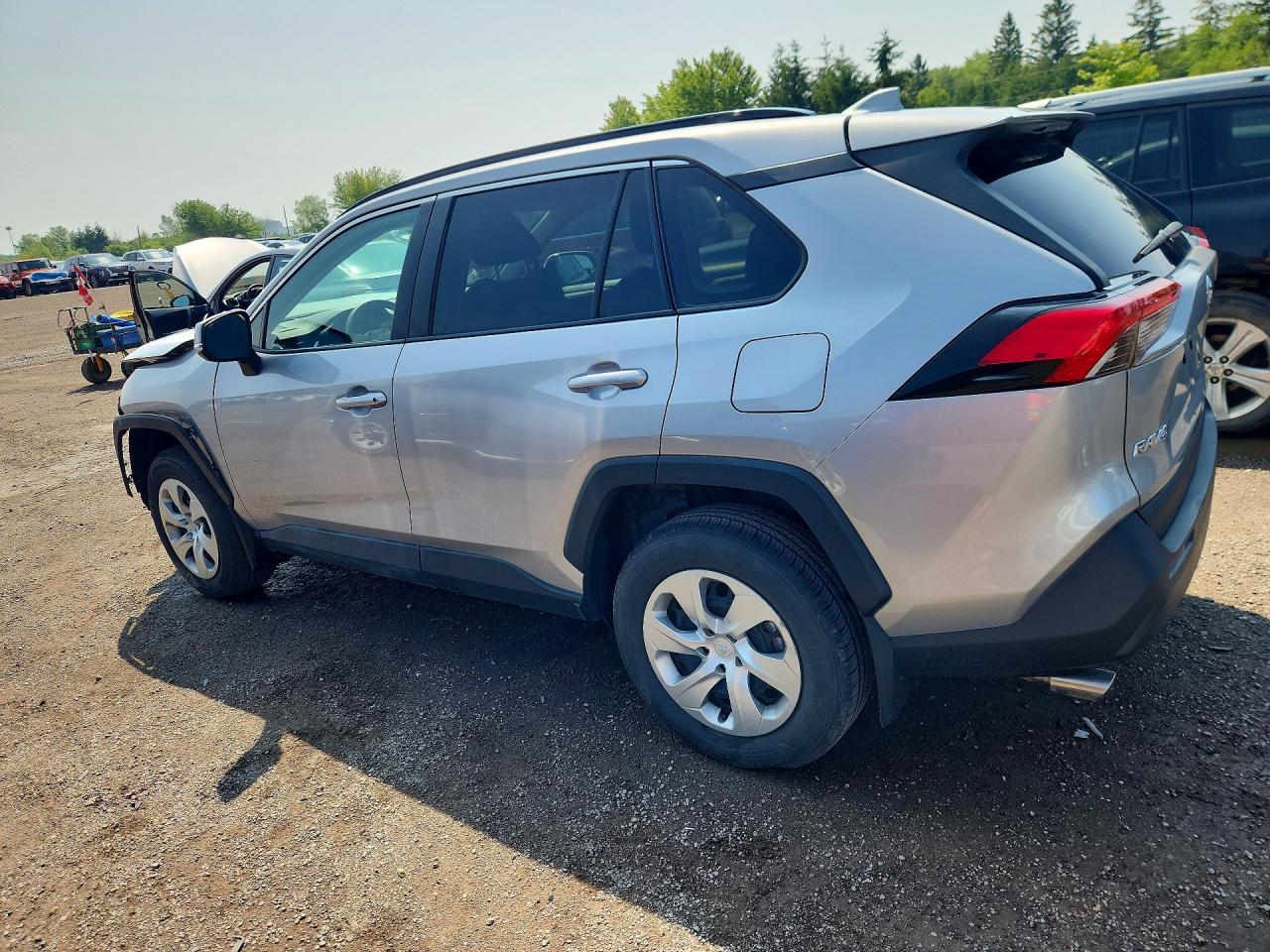 2019 TOYOTA RAV4 LE — снимка 2