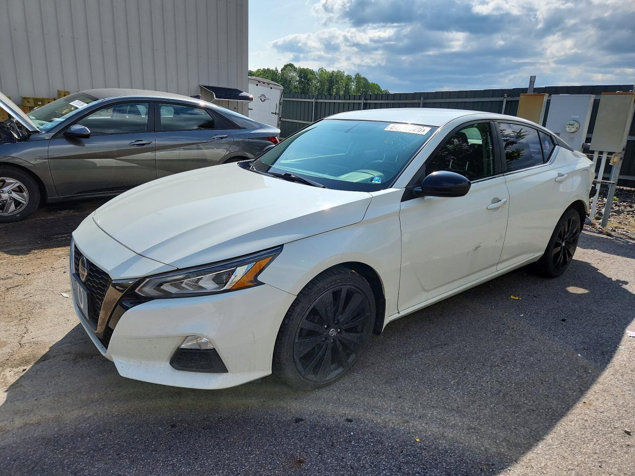 2019 NISSAN ALTIMA SR