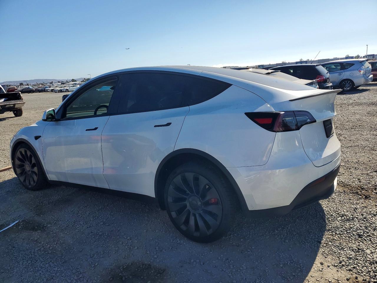 2024 TESLA MODEL Y — снимка 2