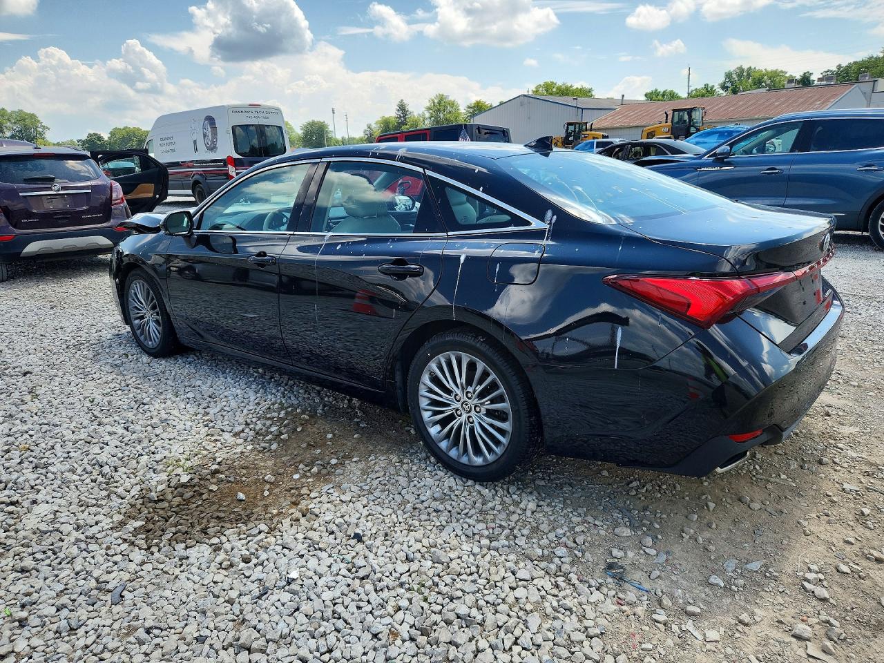 2019 TOYOTA AVALON LIMITED — снимка 2