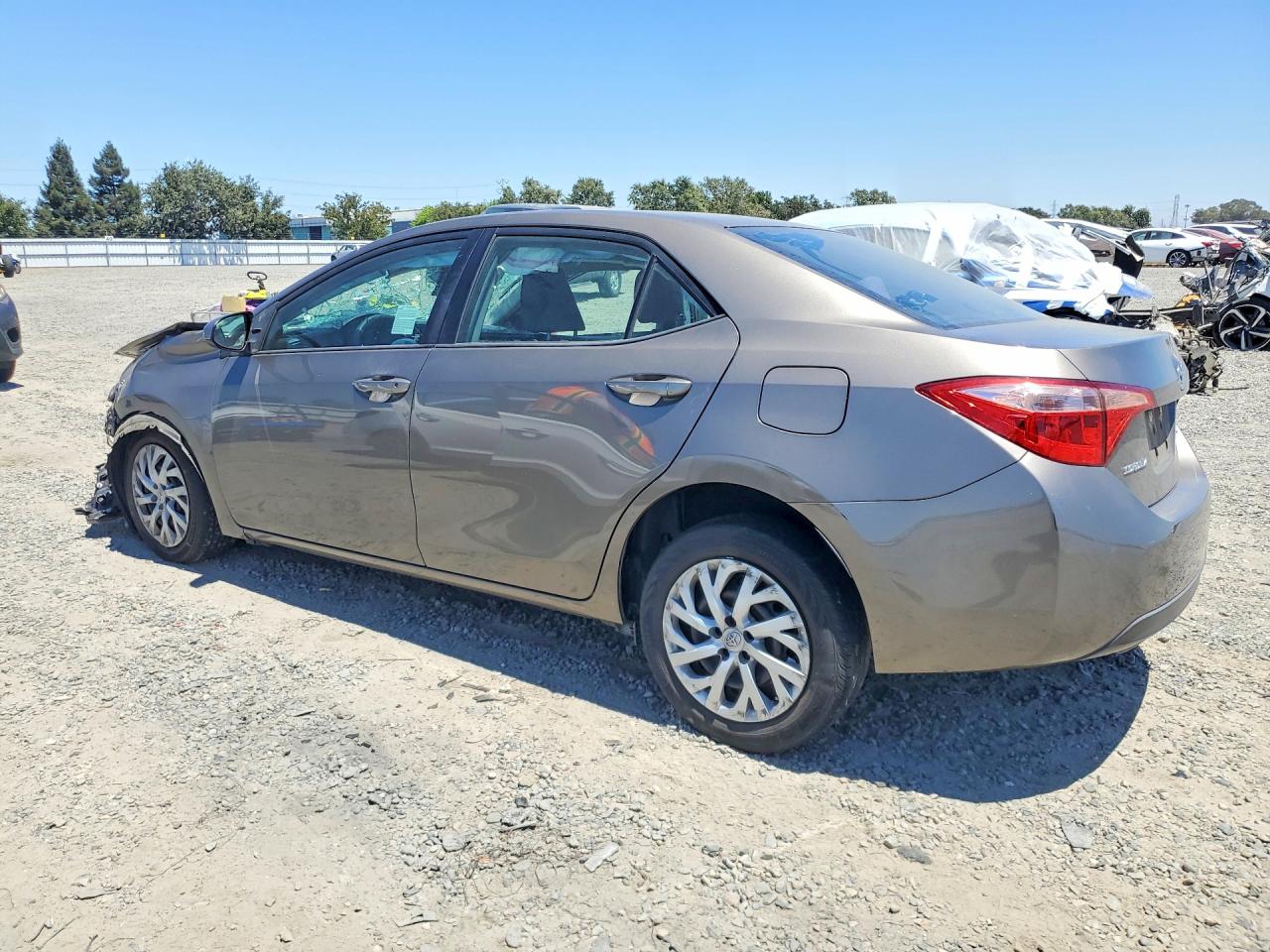 2017 TOYOTA COROLLA LE — снимка 2