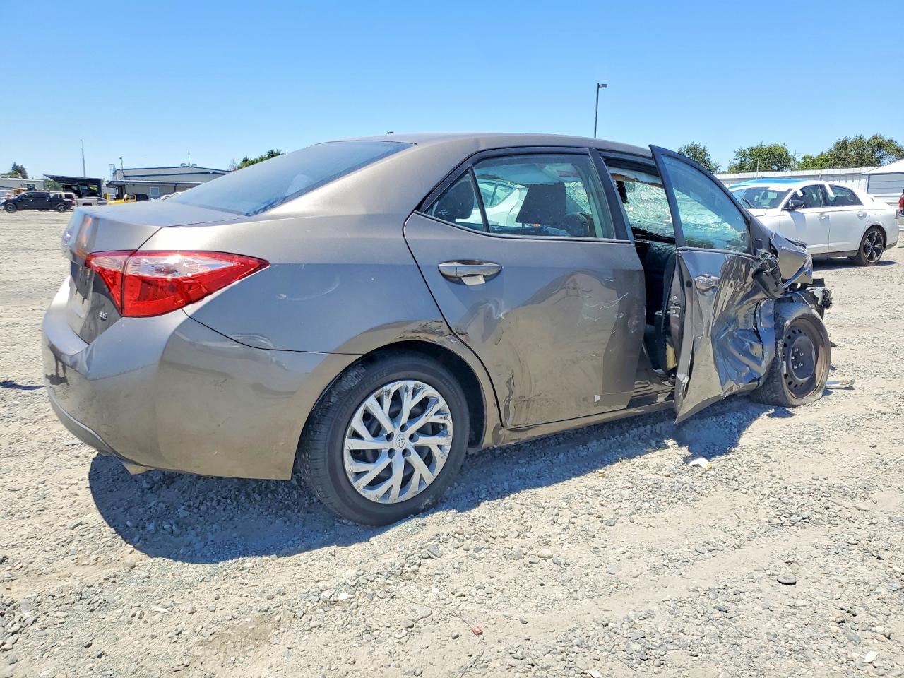 2017 TOYOTA COROLLA LE — снимка 3