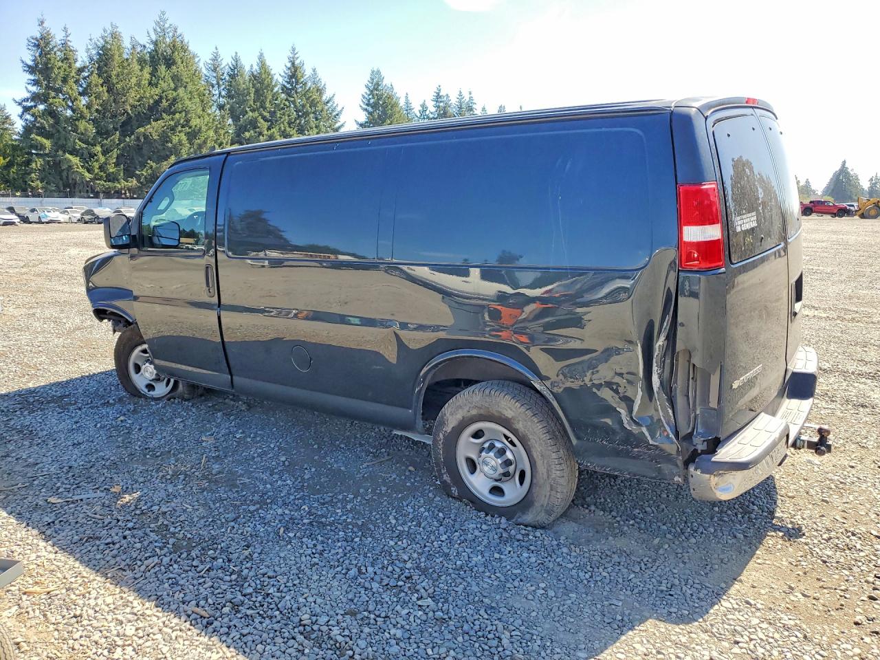 2017 CHEVROLET EXPRESS G2500 — снимка 2
