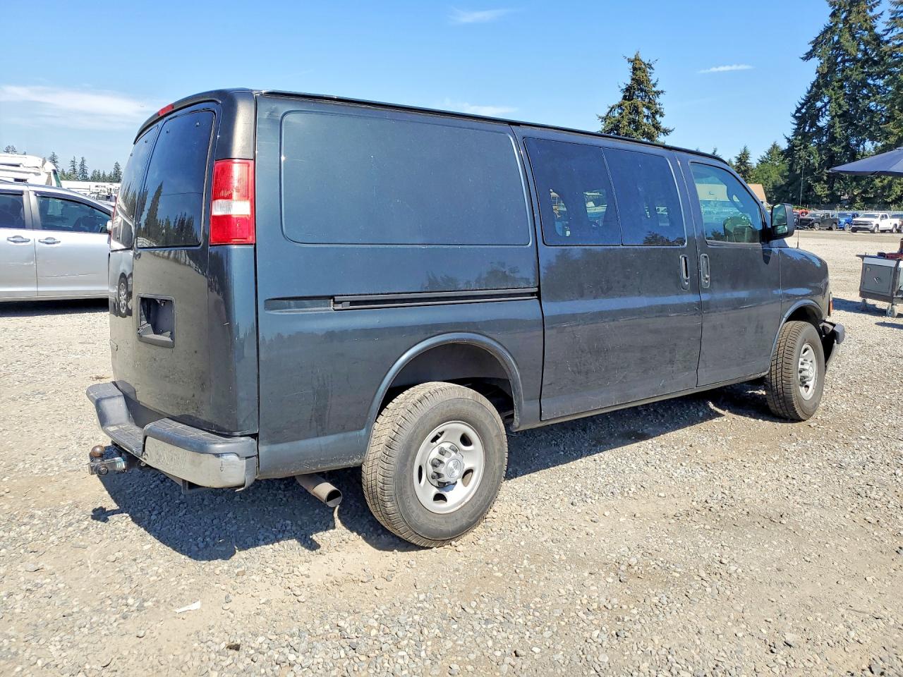 2017 CHEVROLET EXPRESS G2500 — снимка 3
