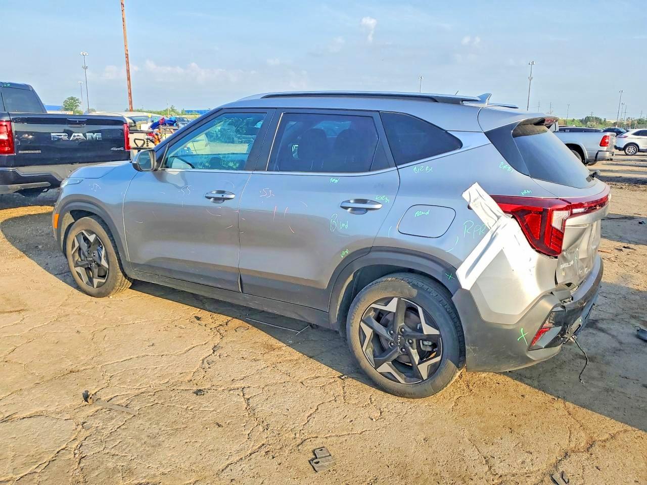 2024 KIA SELTOS EX — снимка 2